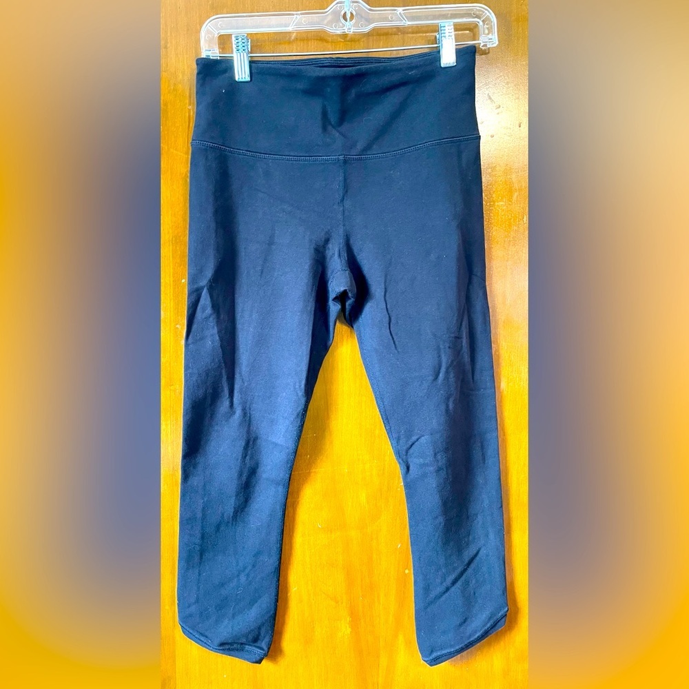 Athleta black small cropped leggings